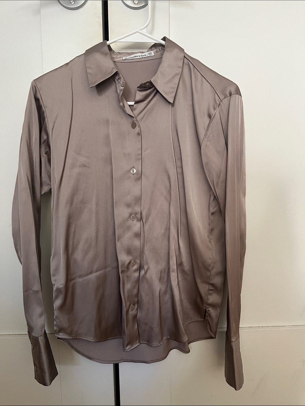 Abercrombie & Fitch Satin Button-Front Shirt in Taupe